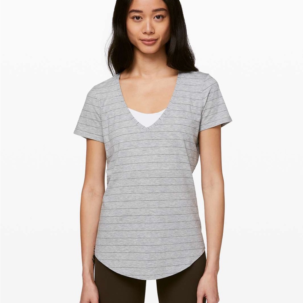 Lululemon Love V-Neck Tee size 2
